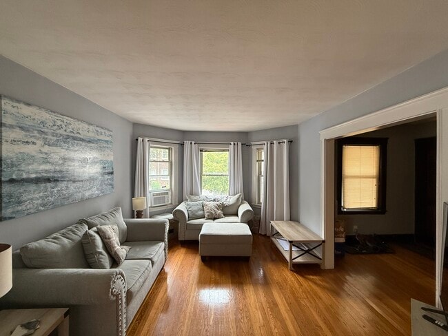 83 Euston Rd, Unit 1 in Boston, MA - Building Photo - Building Photo