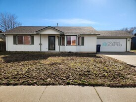 12411 W 11th Ave in Airway Heights, WA - Building Photo