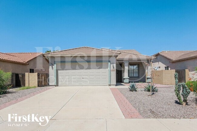 390 E Yellow Wood Ave in San Tan Valley, AZ - Foto de edificio - Building Photo