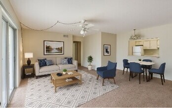 5984 Windsor Forest Dr in Jacksonville, FL - Building Photo - Building Photo
