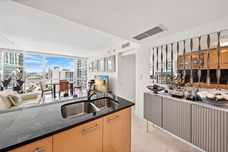 6801 Collins Ave, Unit 1403/Door 0/1414 in Miami Beach, FL - Building Photo - Building Photo