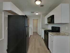 3815 Shadow Trail in Houston, TX - Building Photo - Building Photo