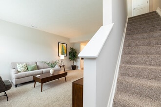 Crescent Woods in Gahanna, OH - Building Photo - Building Photo