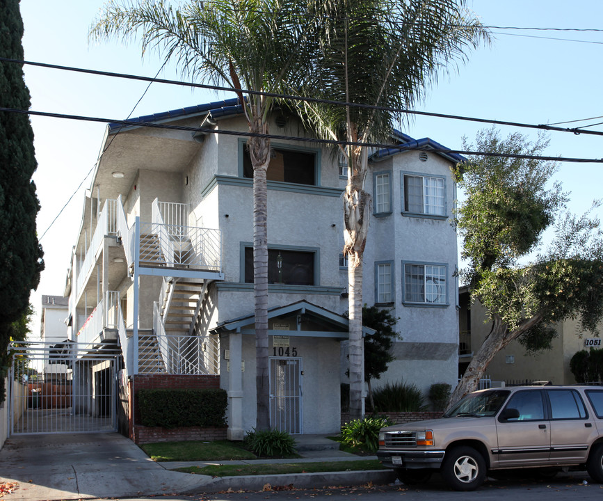 1045 Ohio Ave in Long Beach, CA - Building Photo