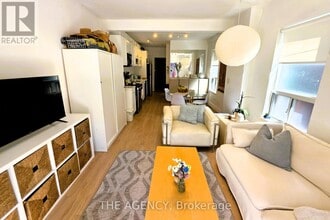 174 Delaware Ave in Toronto, ON - Building Photo - Building Photo