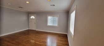 17565 Bullock St in Encino, CA - Building Photo