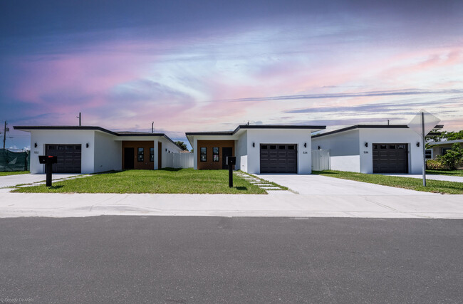 534 NW 12th Ave in Boynton Beach, FL - Building Photo - Building Photo