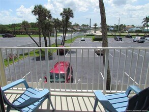 9800 S Ocean Dr in Jensen Beach, FL - Building Photo - Building Photo