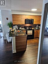 125 Village Green Square in Toronto, ON - Building Photo - Building Photo