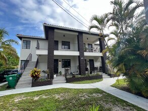 455 NE 62nd St, Unit 1 in Miami, FL - Foto de edificio - Building Photo