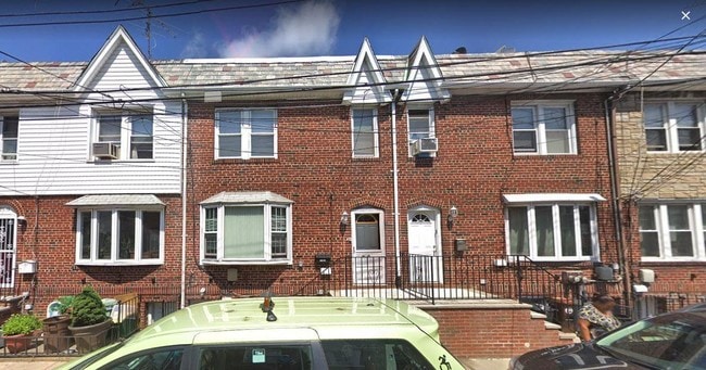 95-15 Woodhaven Ct, Unit Second Floor
