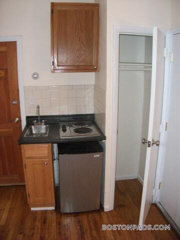 51 S Huntington Ave in Boston, MA - Building Photo