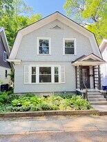 1318 Forest Ct in Ann Arbor, MI - Building Photo