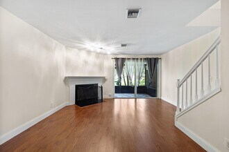 217 Georgian Park Dr in Jupiter, FL - Building Photo - Building Photo