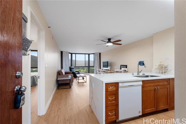 5070 Likini St in Honolulu, HI - Building Photo - Building Photo