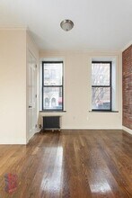 17 W 103rd St, Unit 2F in New York, NY - Building Photo - Building Photo
