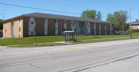 5305 52nd St in Kenosha, WI - Foto de edificio - Building Photo