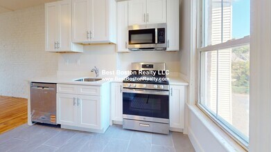 37 Laurel St in Somerville, MA - Building Photo - Building Photo