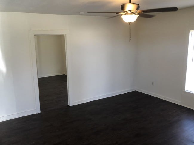 140 E Morris St in Rhome, TX - Building Photo - Building Photo