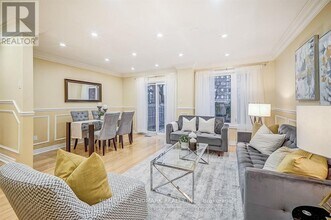 63 Chalfield Ln in Mississauga, ON - Building Photo - Building Photo