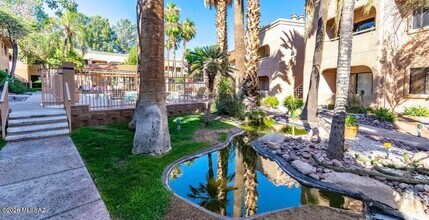 5750 N Camino Esplendora, Unit 239 in Tucson, AZ - Foto de edificio - Building Photo