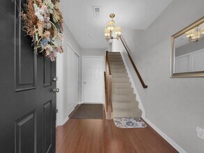 7209 Billy Goat Dr in New Albany, OH - Foto de edificio - Building Photo