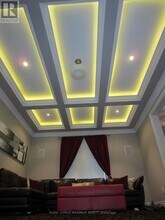 16 Orion Ave in Vaughan, ON - Building Photo - Building Photo