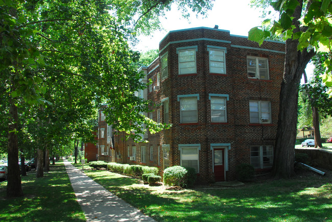 Roanoke Heights in Kansas City, MO - Building Photo - Building Photo