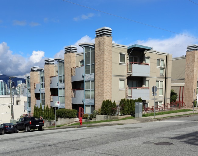 Alder Court in Vancouver, BC - Building Photo - Primary Photo