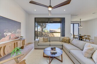 2401 Trailside Dr in Austin, TX - Building Photo - Building Photo