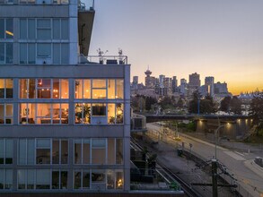 289 Alexander St in Vancouver, BC - Building Photo - Building Photo