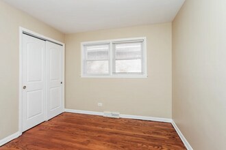 9543 S Sacramento Ave in Evergreen Park, IL - Building Photo - Building Photo