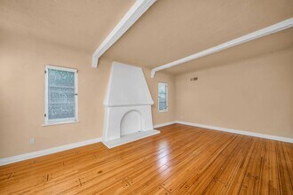 854 S Wooster St in Los Angeles, CA - Building Photo - Building Photo