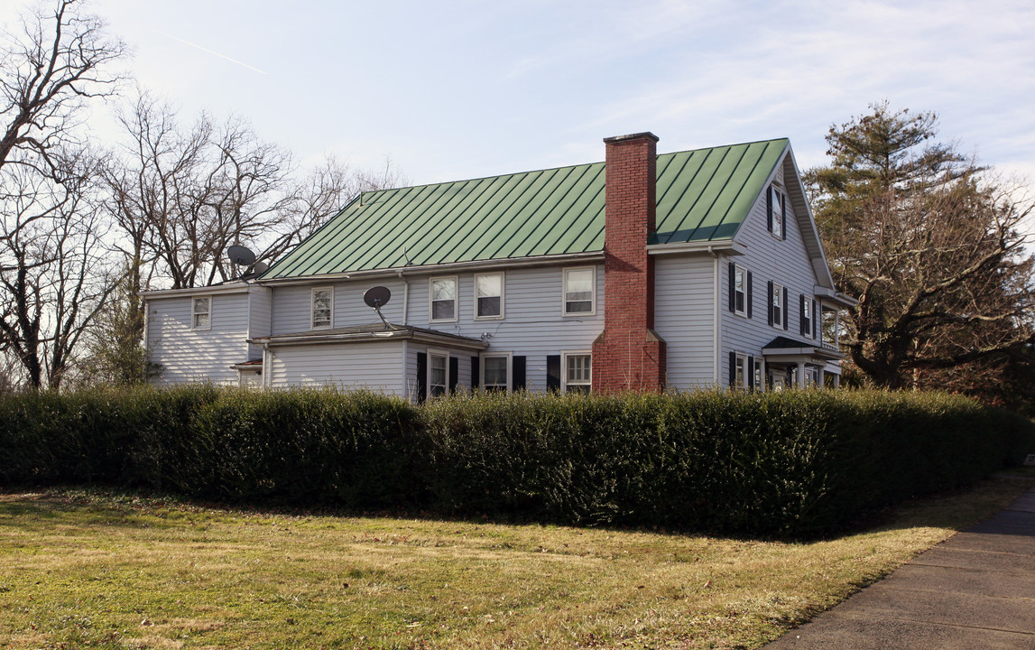 Embrey Building in Marshall, VA - Building Photo