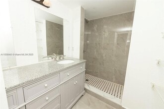 4235 N University Dr, Unit 205 in Sunrise, FL - Building Photo - Building Photo