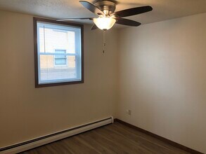 3515 S West Ave, Unit #2 in Sioux Falls, SD - Building Photo - Building Photo