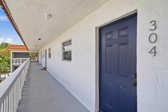 1400 NE 57th St in Fort Lauderdale, FL - Building Photo - Building Photo