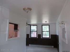 11 Surrey Rd in Schenectady, NY - Building Photo - Building Photo