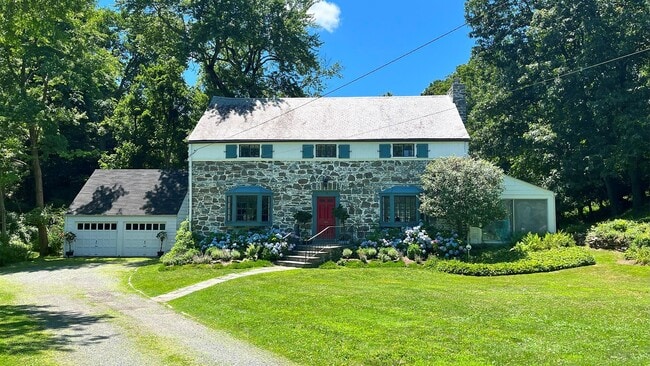 property at 8 Holly Ln