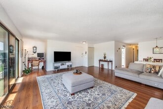 1150 River Rd in Edgewater, NJ - Building Photo - Building Photo