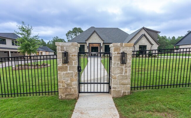 1002 Marsh Farm Rd in Tyler, TX - Building Photo - Building Photo