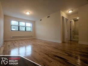 557 W Arlington Pl, Unit 3 in Chicago, IL - Building Photo - Building Photo