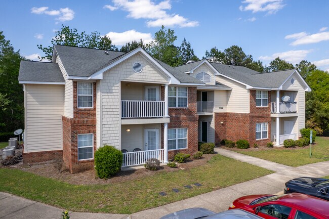 Southview Green Apartments in Hope Mills, NC - Building Photo - Building Photo