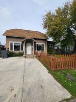 1130 W 9th St in Medford, OR - Building Photo