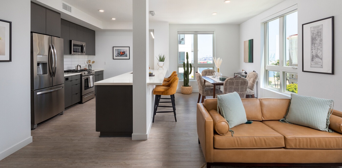 550 Harborfront in San Pedro, CA - Foto de edificio