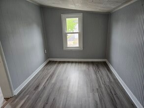 503 N Rath Ave, Unit B in Ludington, MI - Building Photo - Building Photo