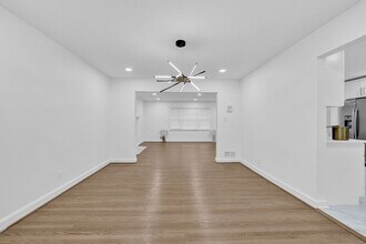 3050 Chestnut St NW in Washington, DC - Building Photo - Building Photo