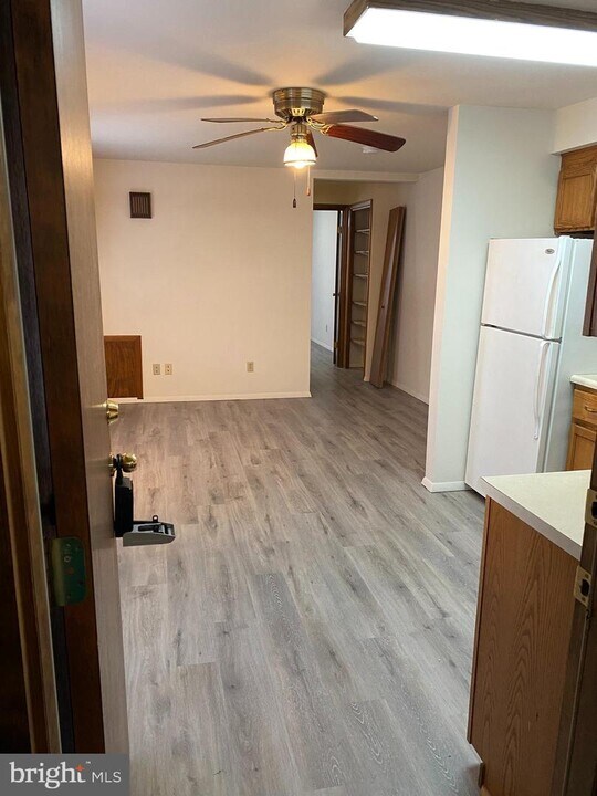 1412 Fairmount Rd-Unit -D in Hampstead, MD - Building Photo