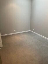 7058 N Clark St in Chicago, IL - Building Photo - Building Photo