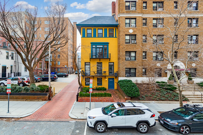 1600 Q St Nw in Washington, DC - Foto de edificio - Building Photo